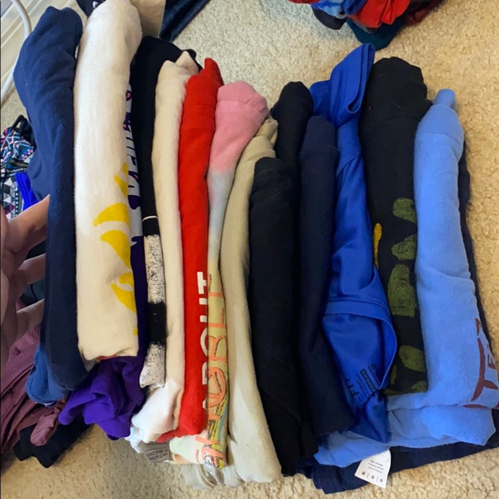 LOT OF T-SHIRTS